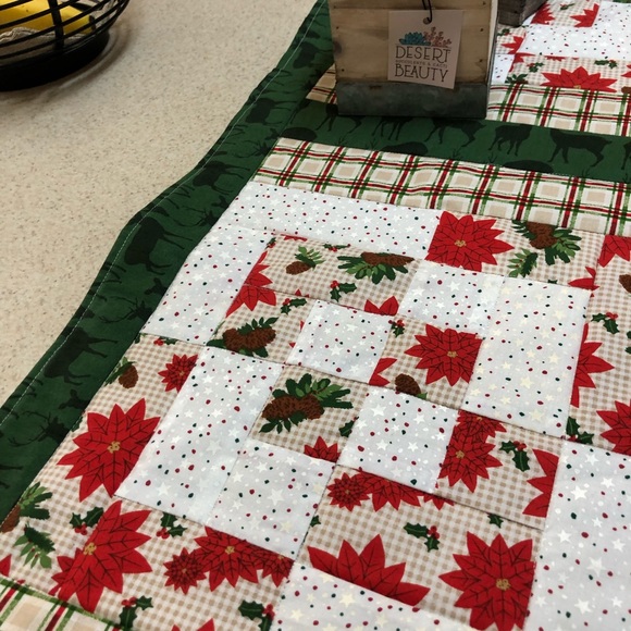 Christmas Quilted Table Runner New - Picture 4 of 8